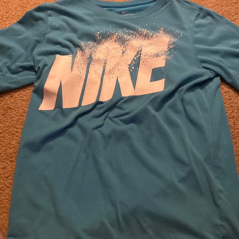 Nike tee